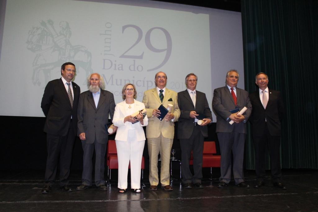 Macedo homenageia filhos da terra no dia da cidade