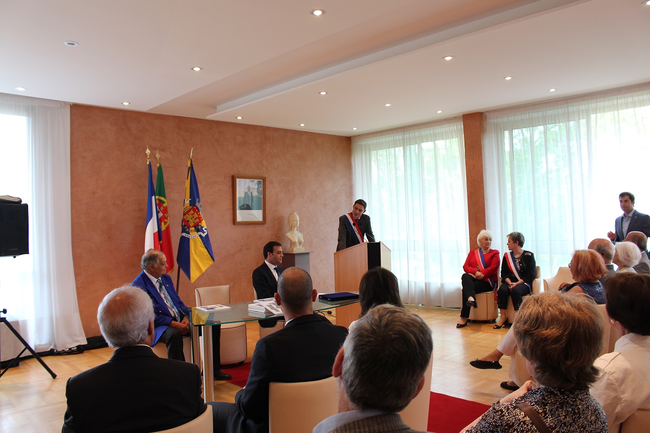 Vigésimo aniversário da geminação comemorada em França