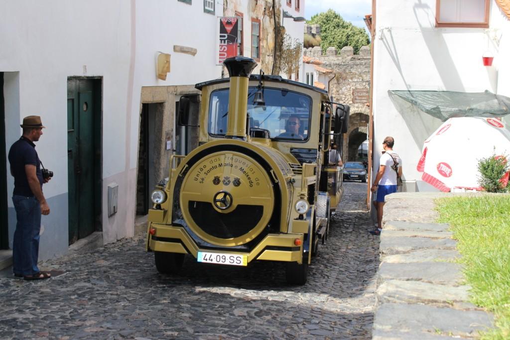 União de Freguesias promove, pela primeira vez, passeios de comboio turístico a partir do castelo de Bragança