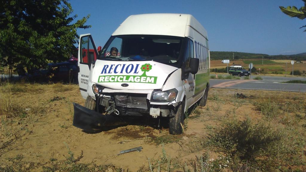 Acidente no cruzamento do Zoio provoca três feridos