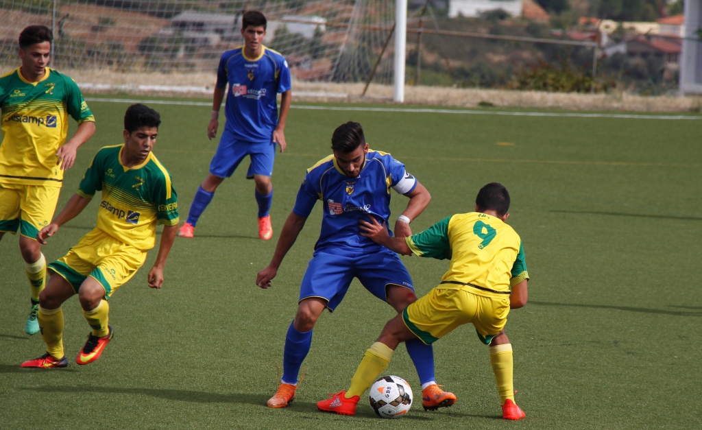 Formação de juniores do G.D.Bragança soma empate caseiro