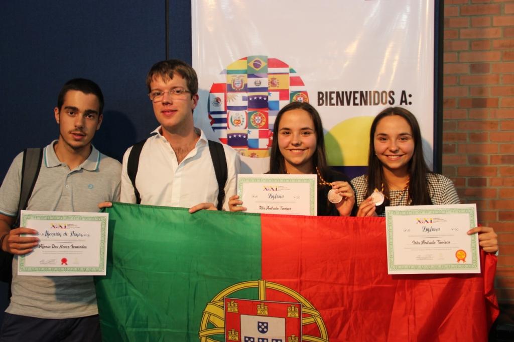 Duas alunas da Escola Emídio Garcia obtiveram a medalha de bronze nas Olimpíadas da Química