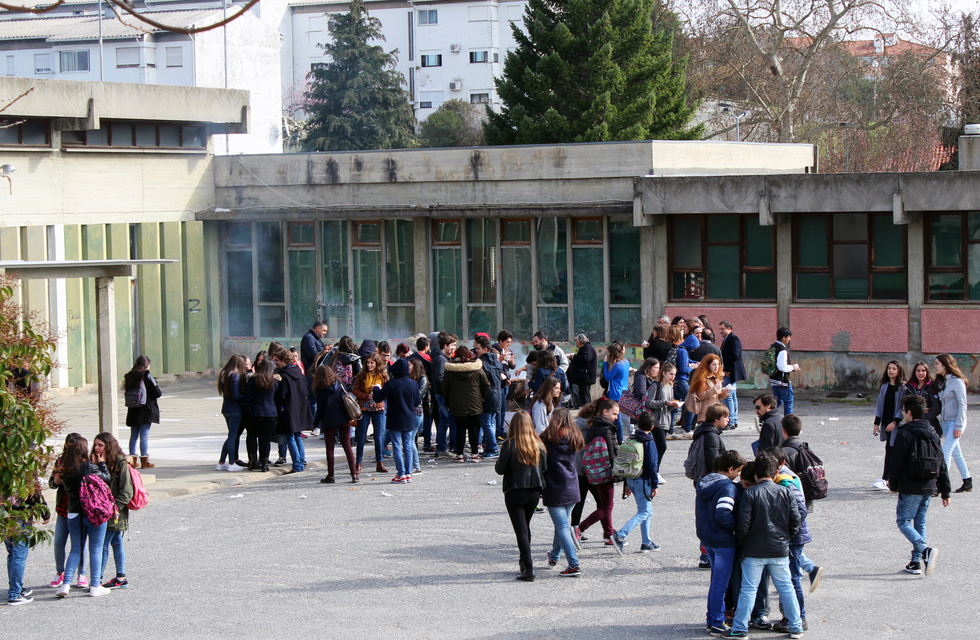 Câmara de Mirandela assume responsabilidade das obras da escola Secundária de Mirandela