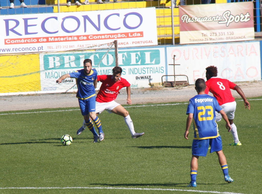 G.D.Bragança vence (4-3) e mantém-se na liderança