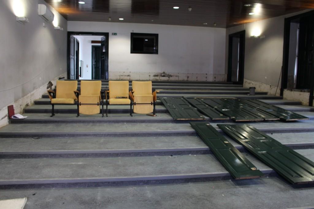 Edifício Paulo Quintela em Bragança está em obras pelo menos até Fevereiro