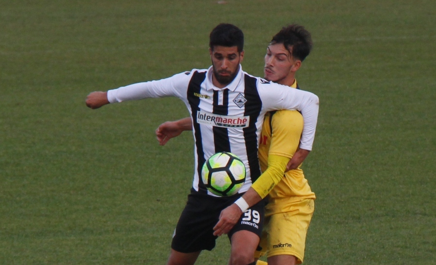 Dérbi distrital termina empatado (1-1)