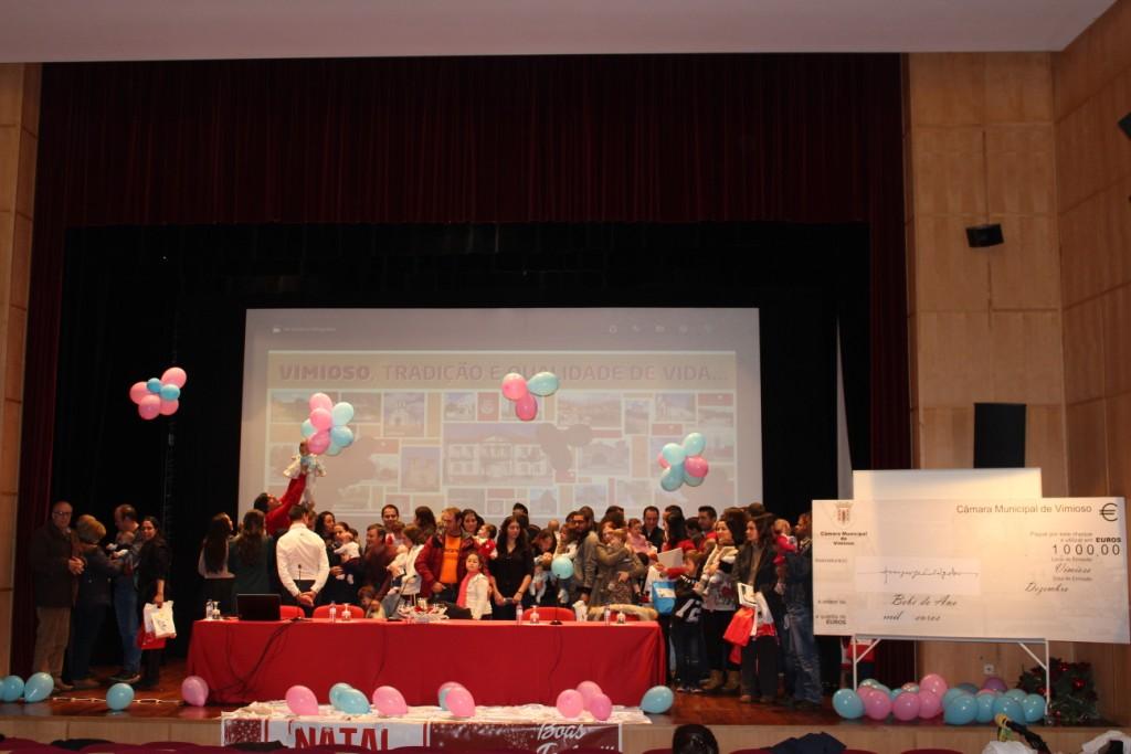 Bebés de Vimioso nascidos este ano receberam cheque de mil euros