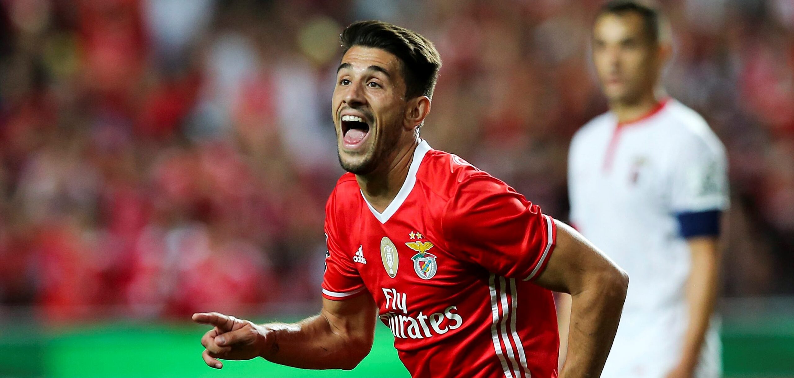 Pizzi renova até 2022