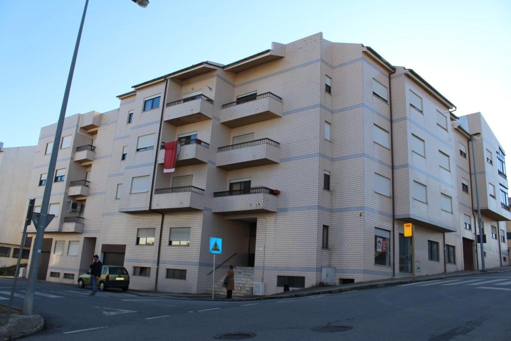 Vários apartamentos assaltados no Alto do Sapato em plena luz do dia