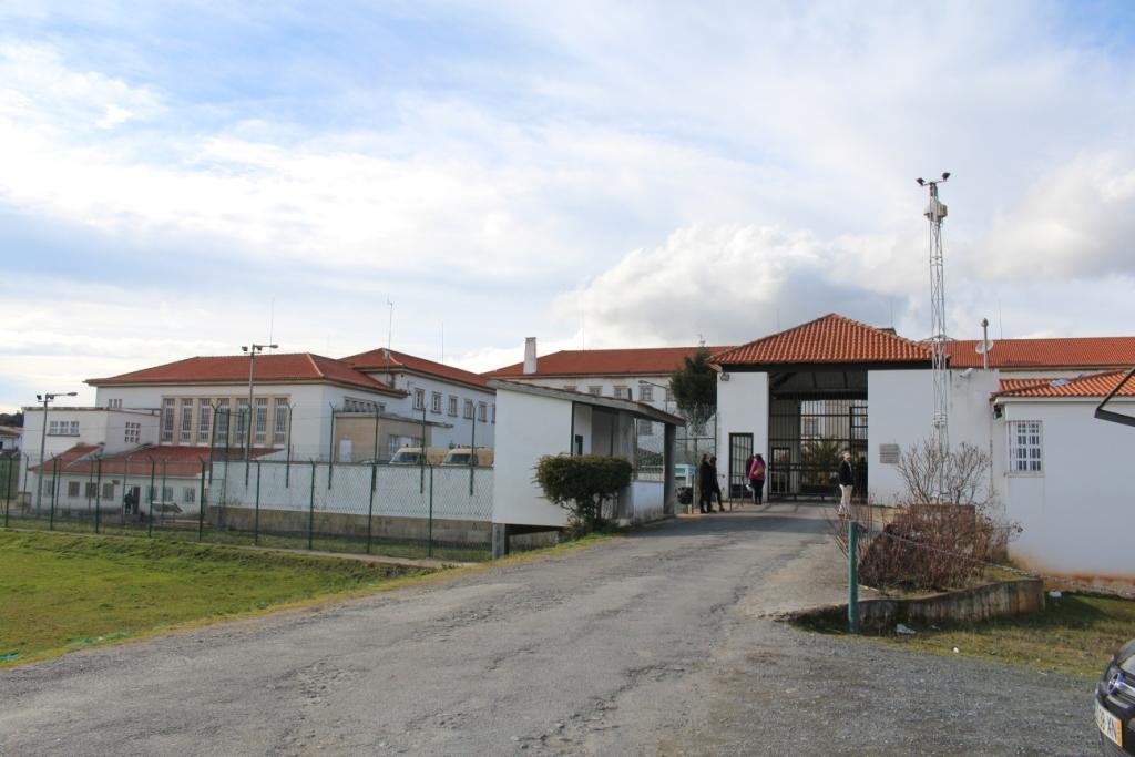 Reclusos de Izeda vão poder ir ao dentista e ao oftalmologista sem sair da cadeia