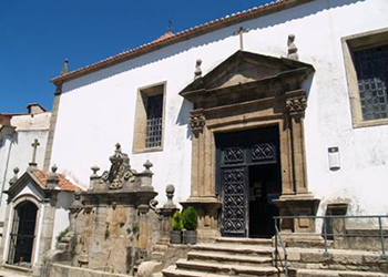 Igreja onde se acredita que casou D. Pedro e D. Inês de Castro recebe hoje os casais brigantinos