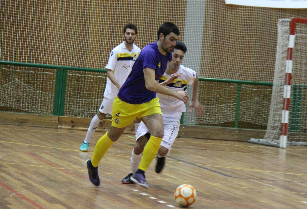 Pioneiros terminam fase regular a vencer e na segunda posição