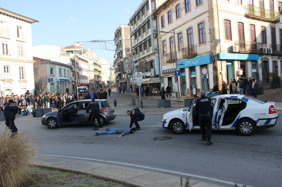 PSP de Mirandela doa bens alimentares angariados nas comemorações dos 67 anos a Salesianos