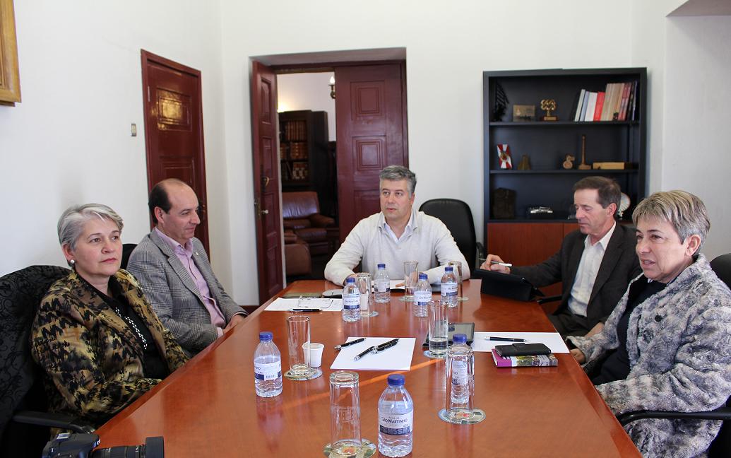 Autarcas do eixo do IC5 querem ligação a Espanha e áreas de serviço