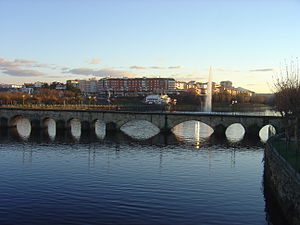 Automóvel cai ao rio Tua em Mirandela