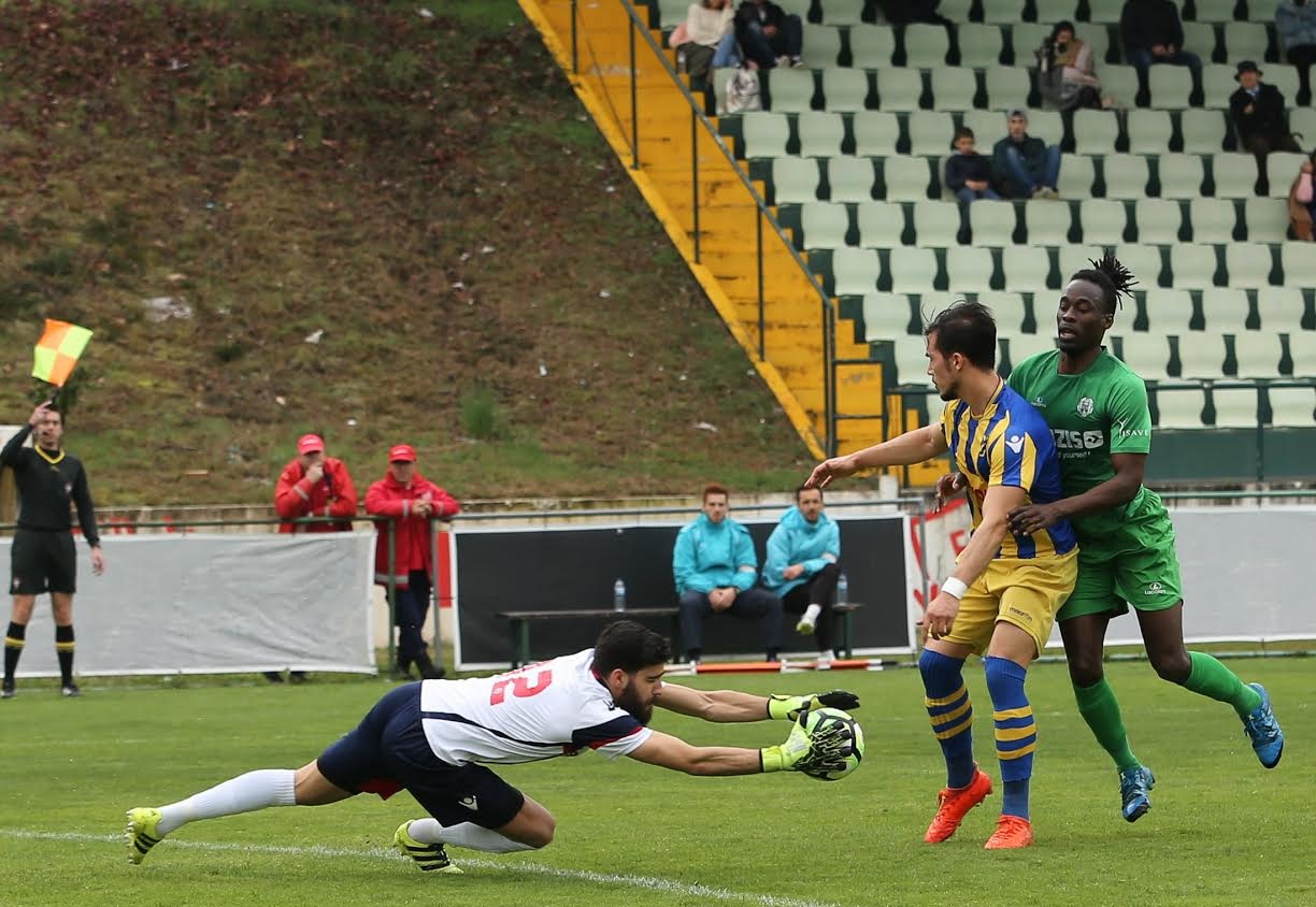 Penálti “polémico” tira GDB da liderança