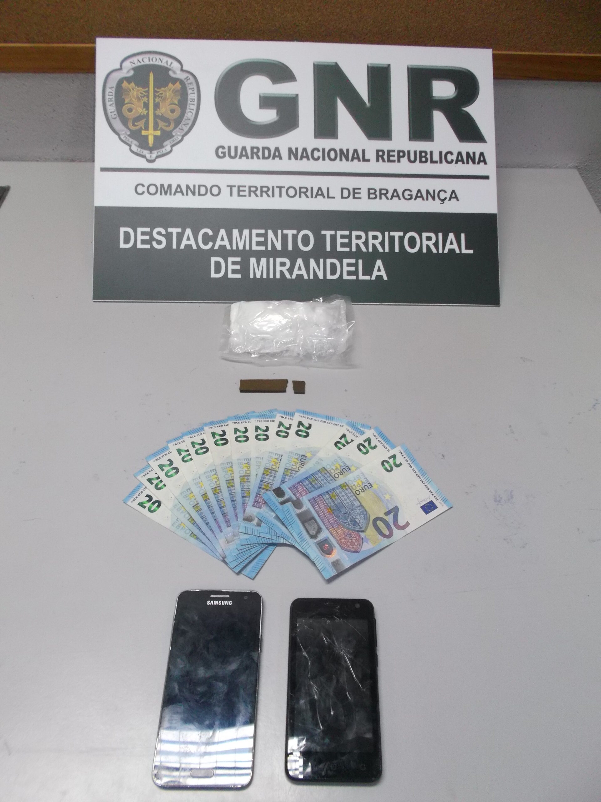GNR apreende mais de 260 doses de cocaína em Mirandela