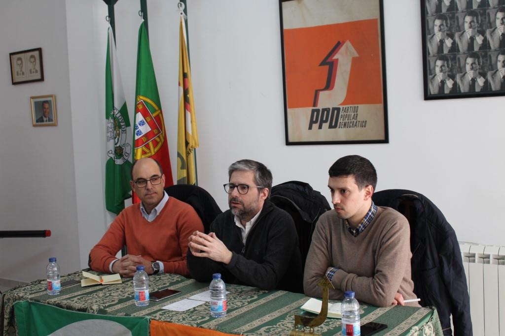 Vice-presidente do PSD esteve em Mirandela para falar sobre as eleições autárquicas