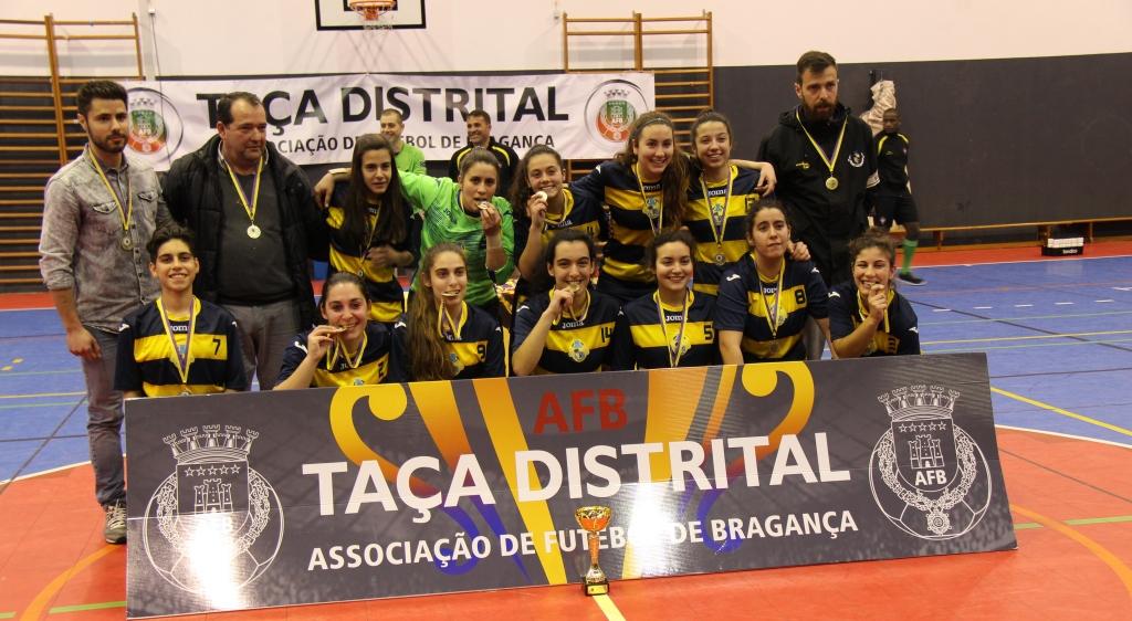 Santo Cristo faz a dobradinha