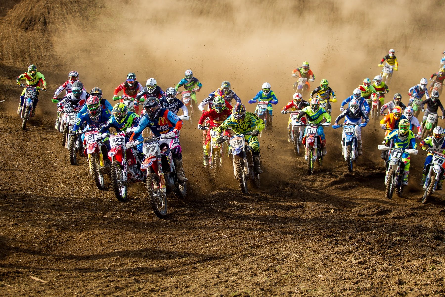 Cerca de 80 pilotos em Freixo de Espada à Cinta no Nacional de Motocross