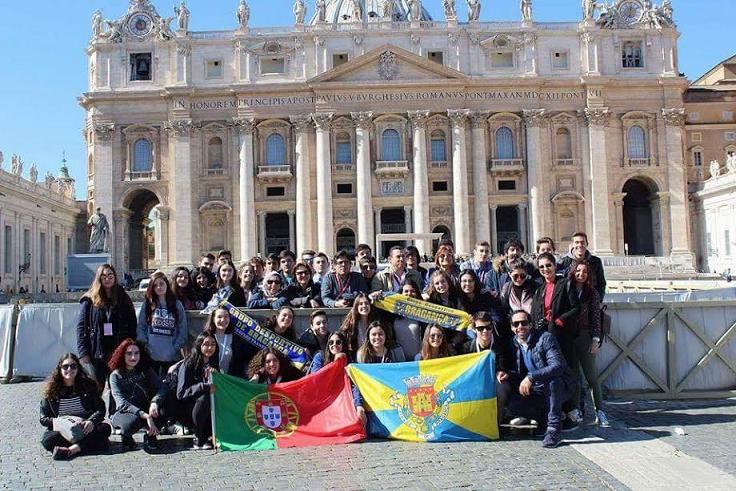 Alunos de Bragança visitam o Vaticano e contactam refugiados sírios e iraquianos em Roma