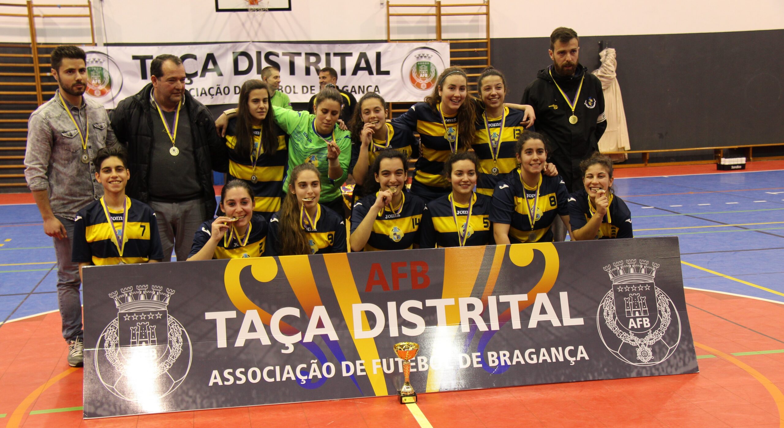 Santo Cristo faz a dobradinha