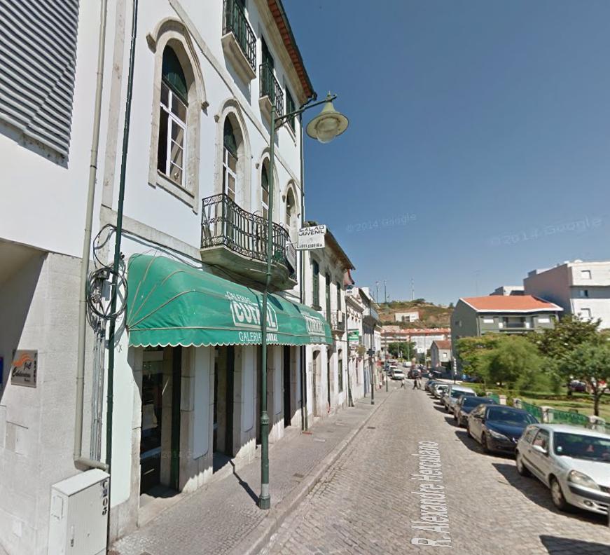 Menino que caiu de 3.º andar em Mirandela já regressou a casa