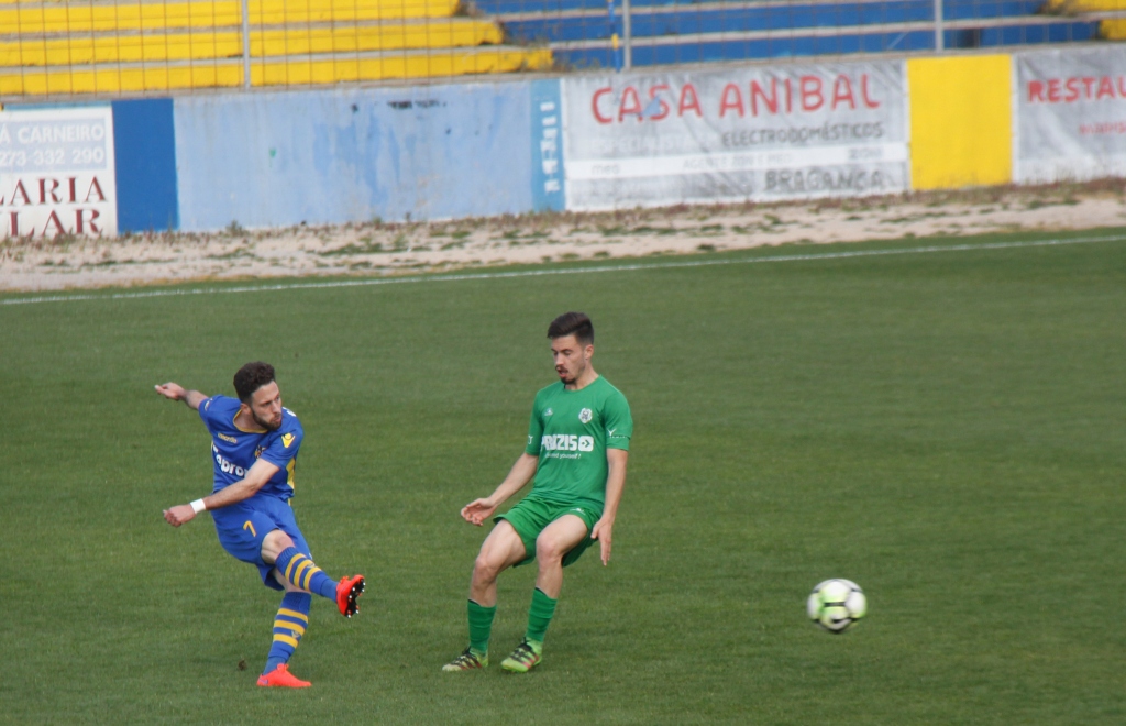 Defesa do Vilaverdense já teve alta depois de ter saído lesionado com gravidade do jogo com o GDB