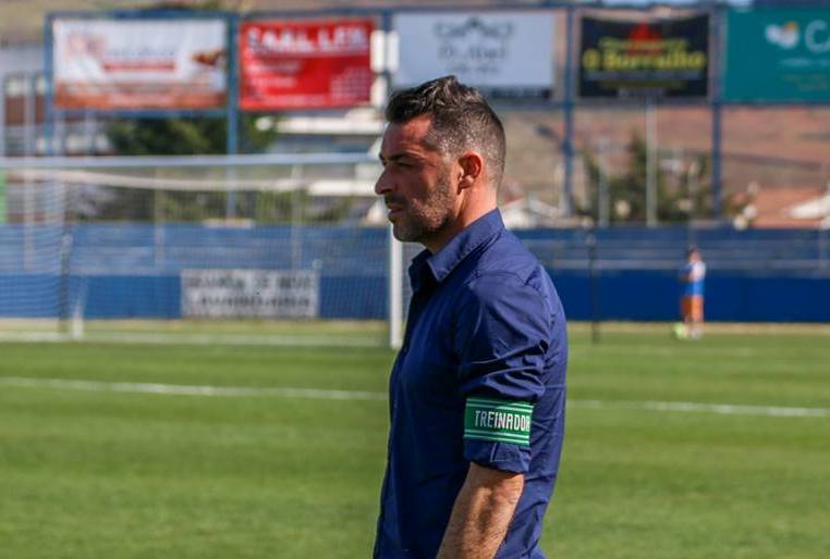 Zé Gomes descontente com assobios e críticas aos jogadores