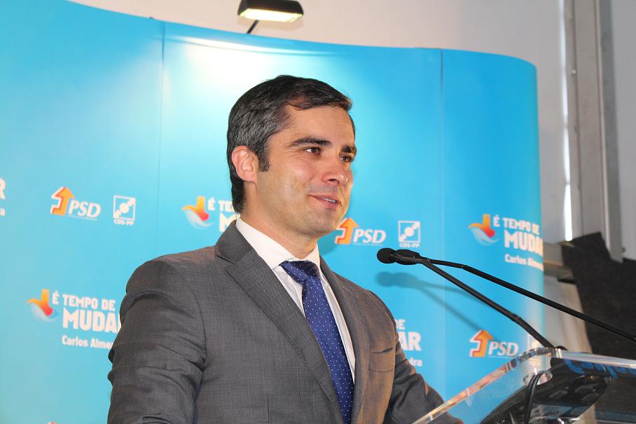 Carlos Almendra propôs incentivos à natalidade e centro de saúde aberto 24 horas na apresentação da candidatura