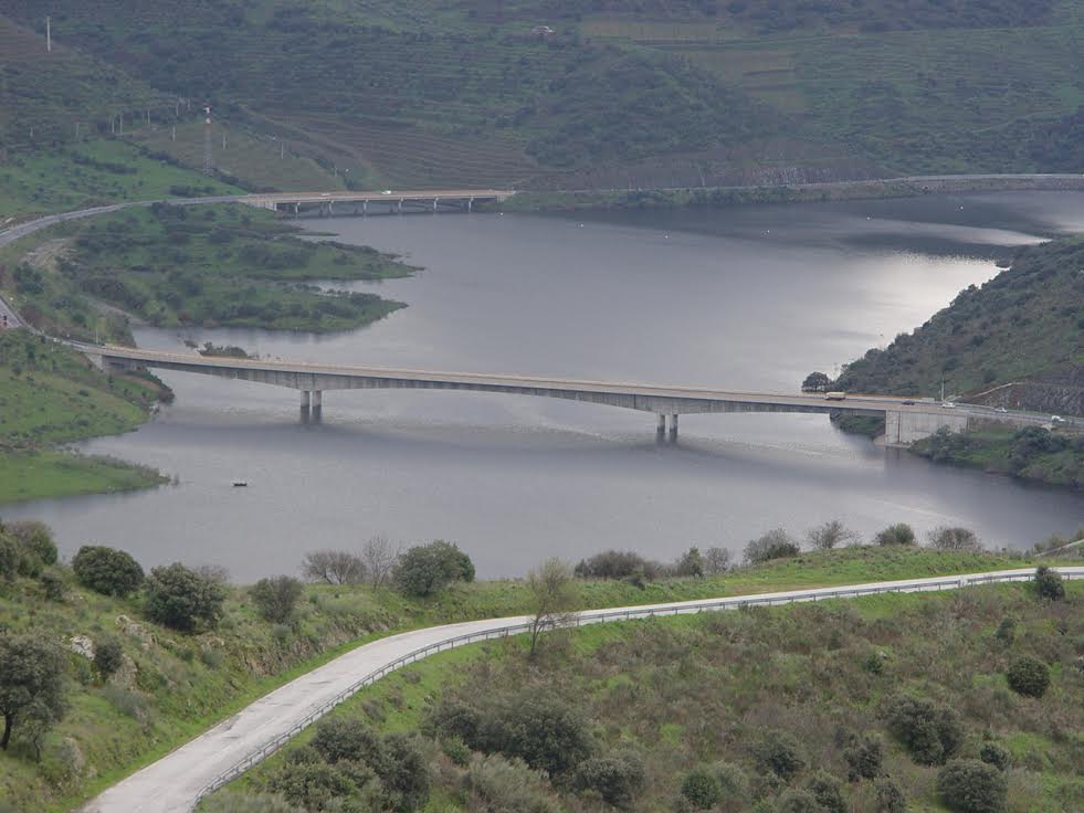 Quatro cais fluviais na albufeira da Barragem do Baixo Sabor