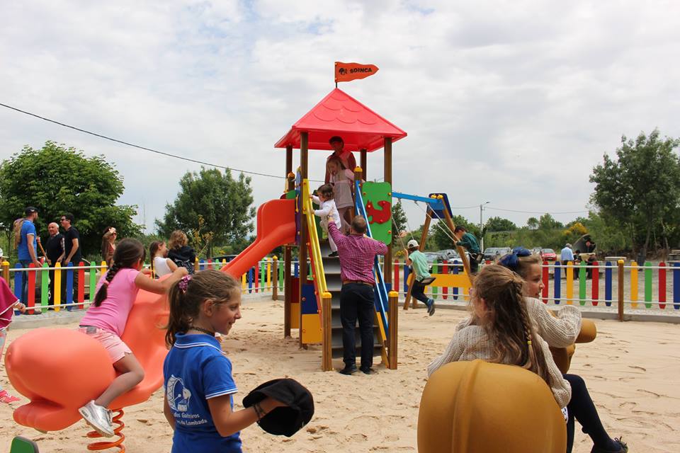 Rio Frio tem agora um parque infantil novo