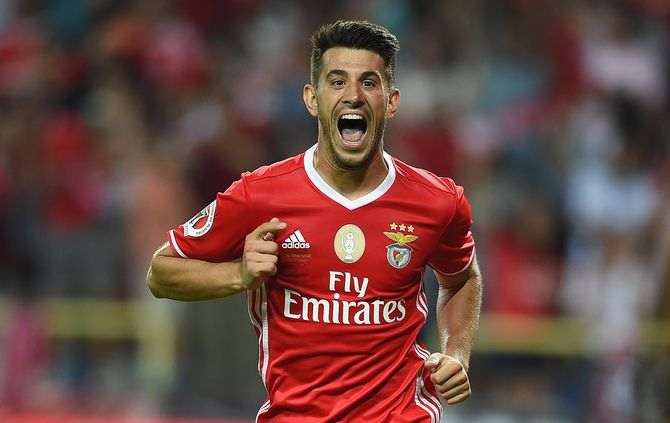 Pizzi conquista título nacional de futebol