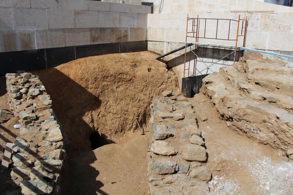 Duas minas do séc. XVIII e um fosso defensivo medieval permitem descobrir mais sobre a história de Bragança