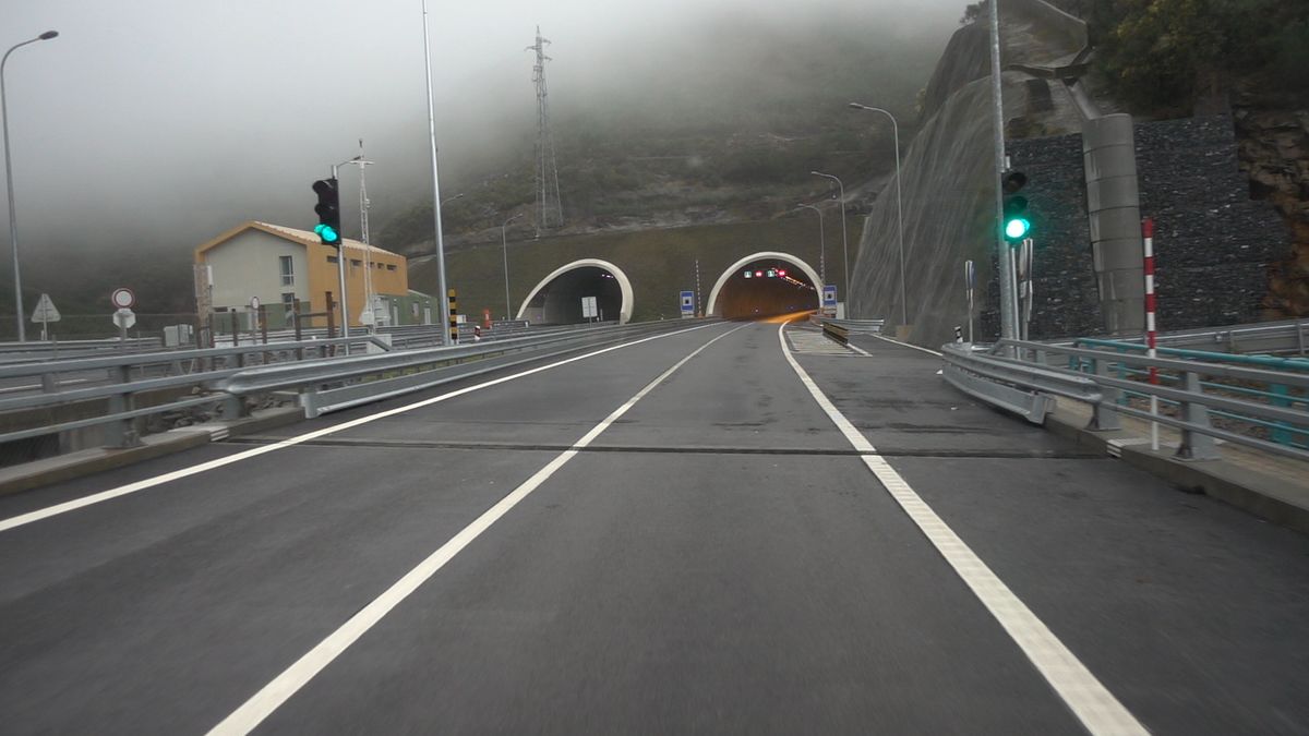 Já foi restabelecida a circulação num dos sentidos no túnel do Marão depois ter estado o trânsito cortado devido ao incêndio de um autocarro