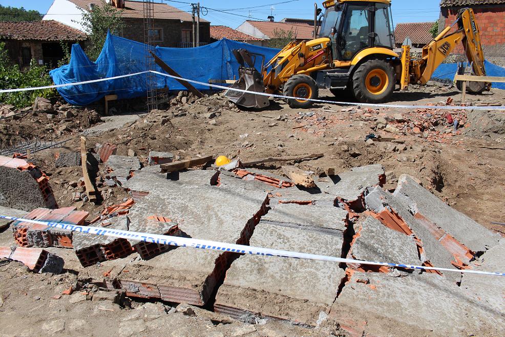 Derrocada de parede vitima trabalhador da construção de civil de 52 anos em Samil