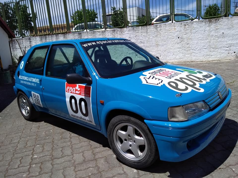 Alunos da Escola Profissional de Agricultura de Carvalhais constroem carro de competição