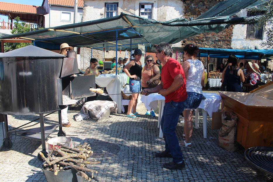 Feira do Pão e dos produtos da Terra de Samil animou freguesia