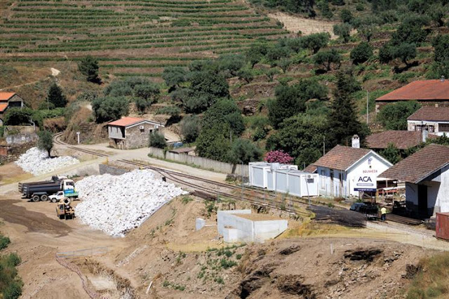 Burocracias atrasam a circulação do comboio turístico do Tua
