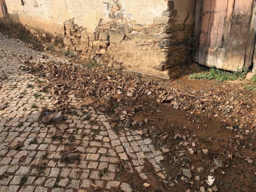 Temporal provoca estragos em Oleirinhos no concelho de Bragança