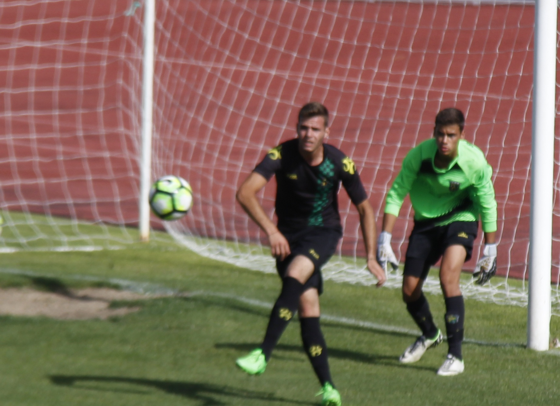 “É complicado participar no nacional sem recrutar jogadores de outras localidades”