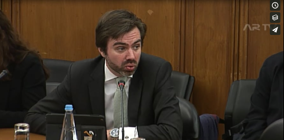 O deputado João Almeida do CDS-PP considera que a forma como se está a gerir os investimentos prejudica o desenvolvimento da zona interior do país