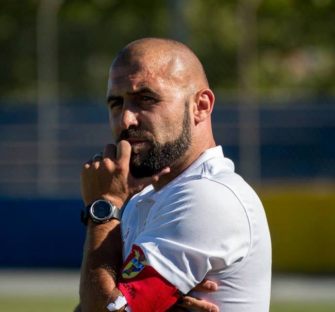 “A direcção confia em mim e no meu trabalho, mas sei que os treinadores vivem de resultados”