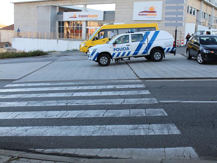 Dois feridos em atropelamento em passadeira junto ao shopping de Bragança