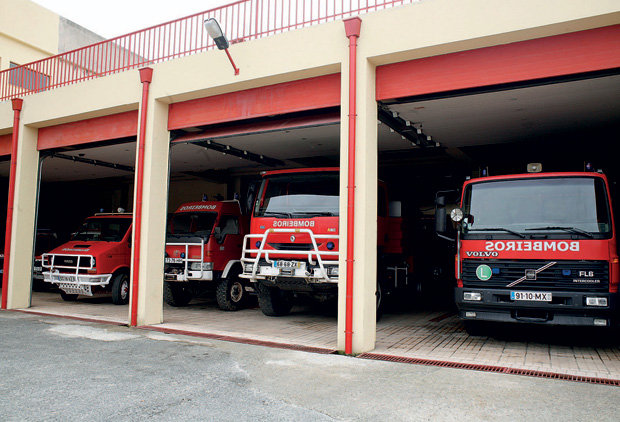 Incêndio destruiu antiga escola primária de Felgueiras, Alfândega da Fé