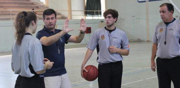 Árbitro FIBA na curso de juízes da Associação de Basquetebol de Bragança
