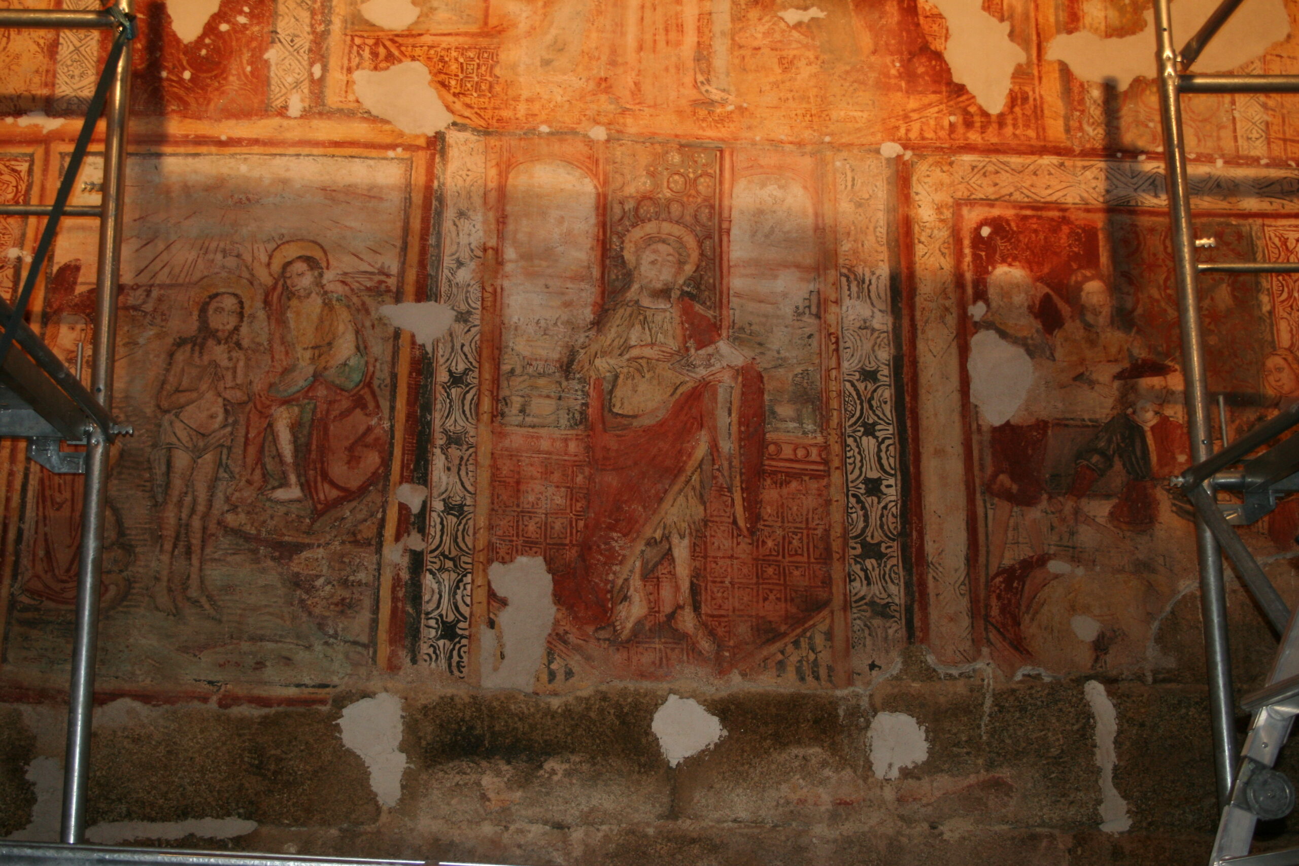 Descoberto mural pintado a fresco datado do séc XVI no concelho de Miranda do Douro