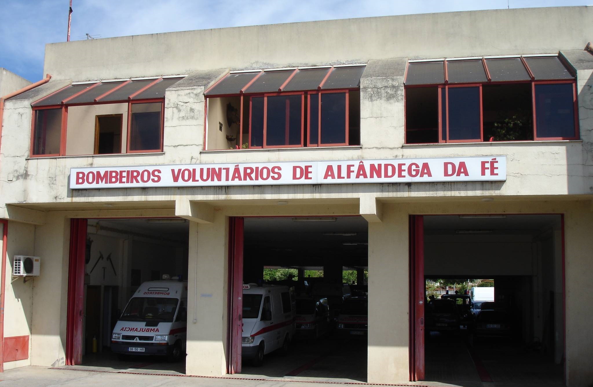 Quartel dos Bombeiros em Alfândega da Fé recebe obras