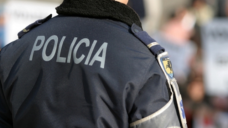 Homem esfaqueado múltiplas vezes em desavença à porta de um bar em Mirandela
