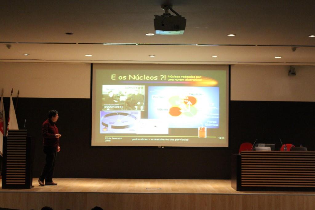 Alunos são cientistas por um dia na Masterclass sobre física de partículas